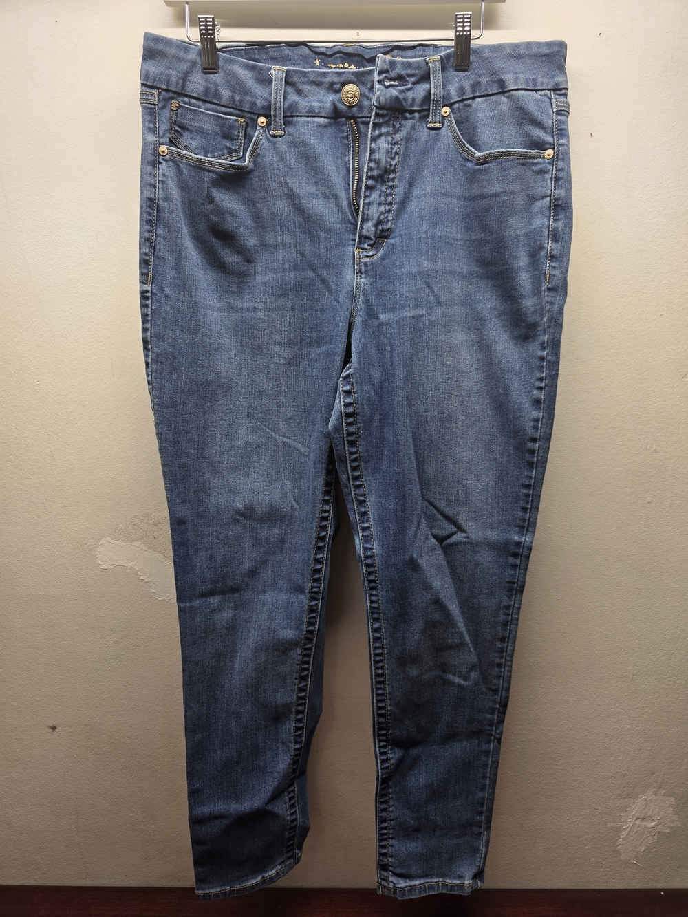 Seven7 Skinny Jeans in Mid Blue Wash